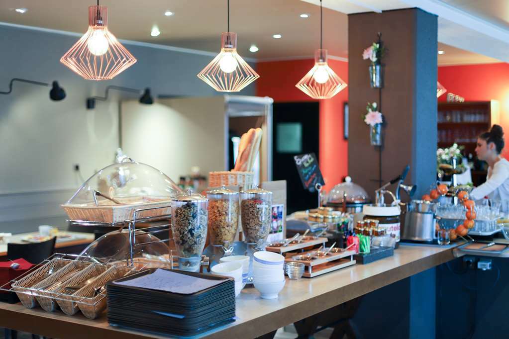 Kyriad Rouen Nord - Mont Saint Aignan Restoran fotoğraf
